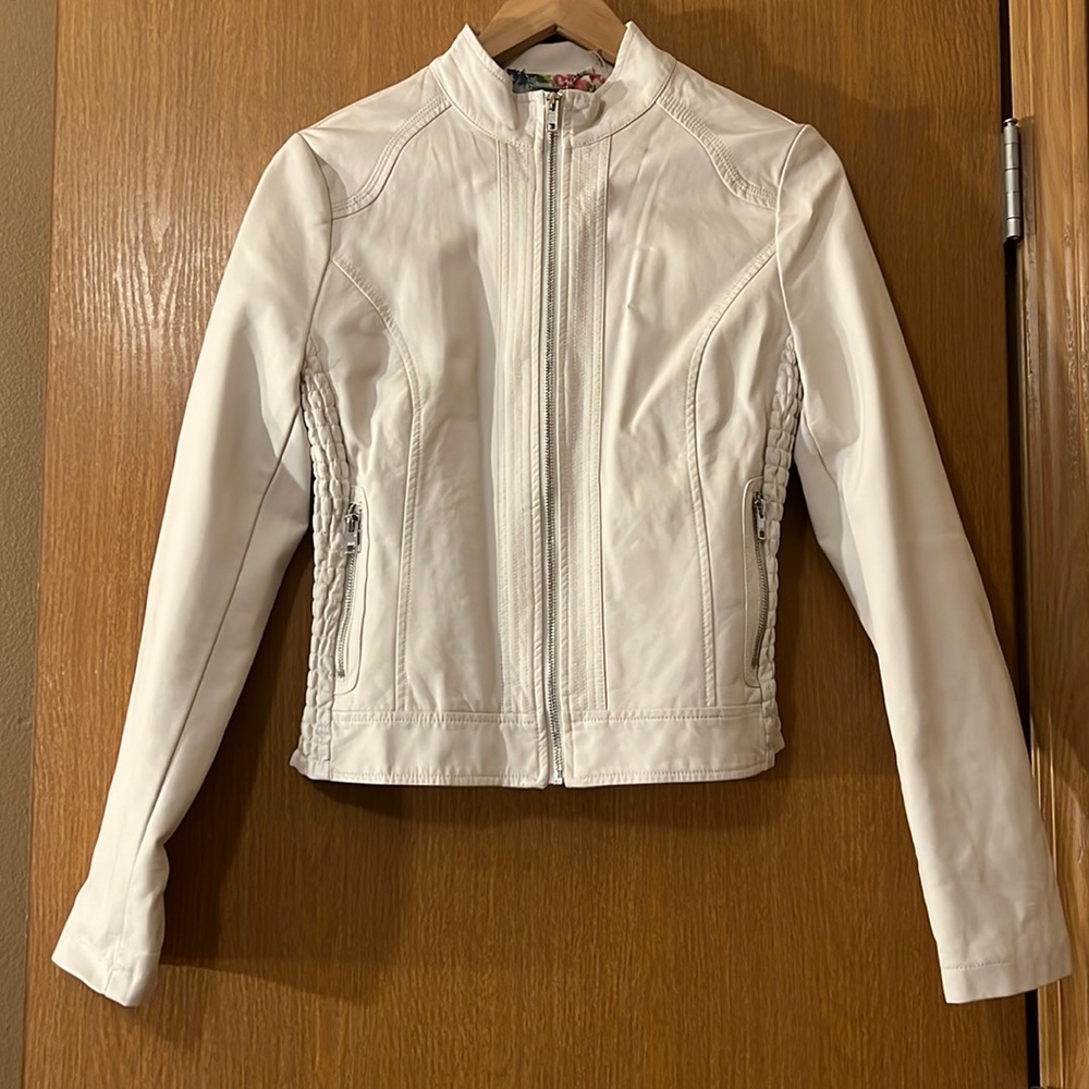 This is the jacket!! Size M - White by Black Rivet